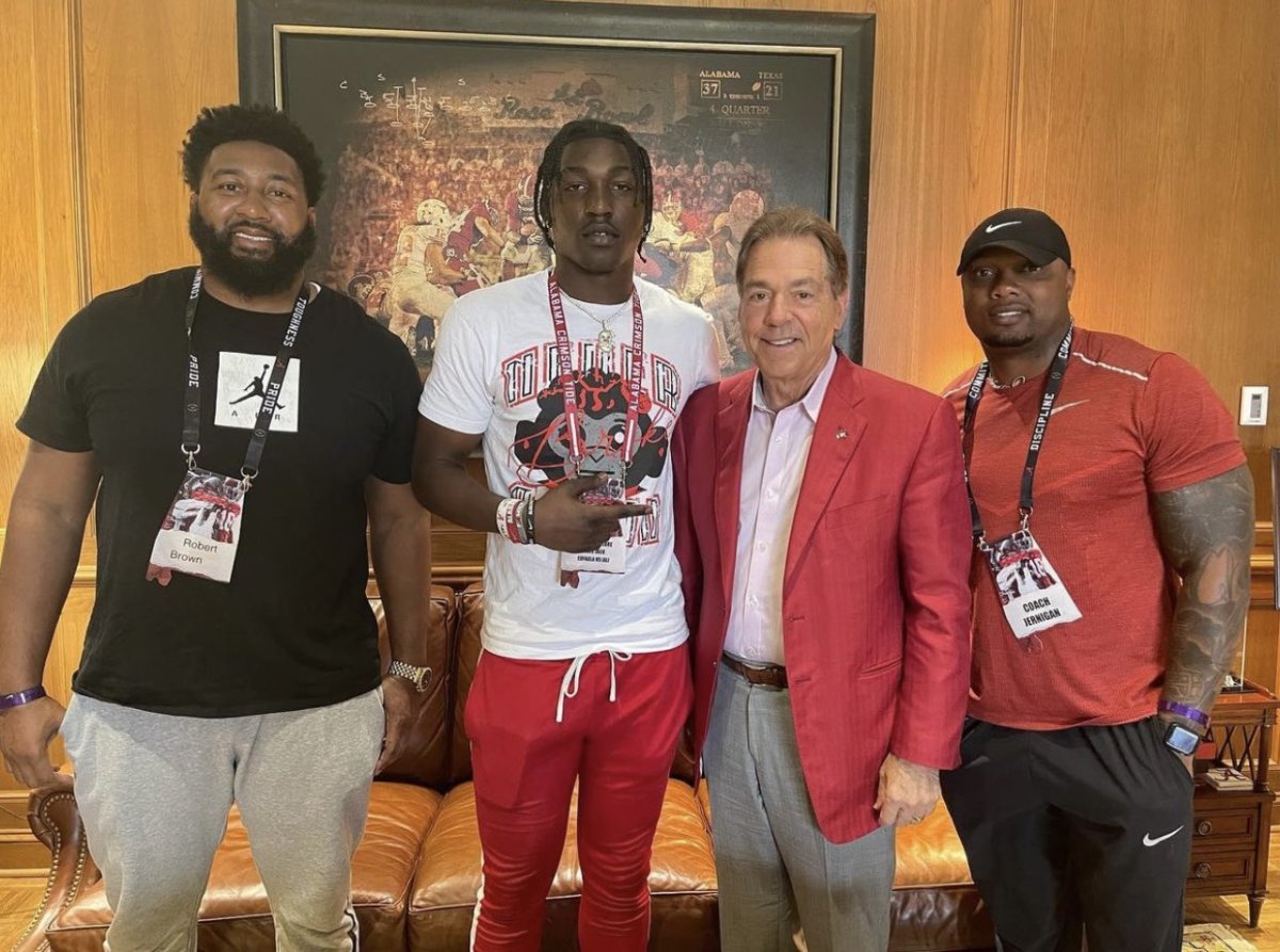 2023 edge rusher Yhonzae Pierre meets with Nick Saban.